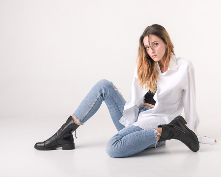 Kratke crne cizmice ravne, brend Emeli Strandberg, slika 2