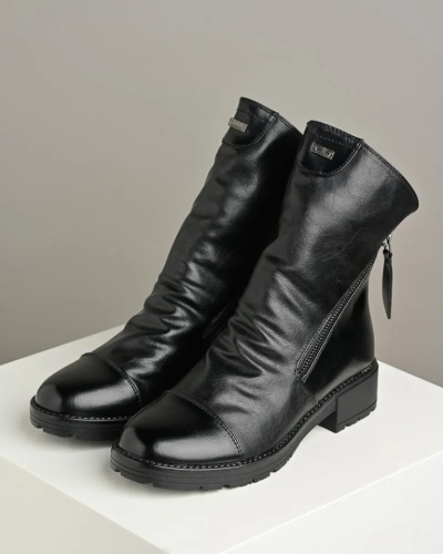 Kratke crne cizmice ravne, brend Emeli Strandberg, slika 5