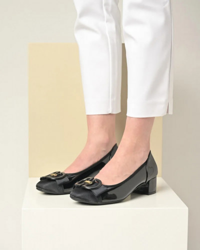 Cipele za žene na nižu petu u crnom laku, slika 3