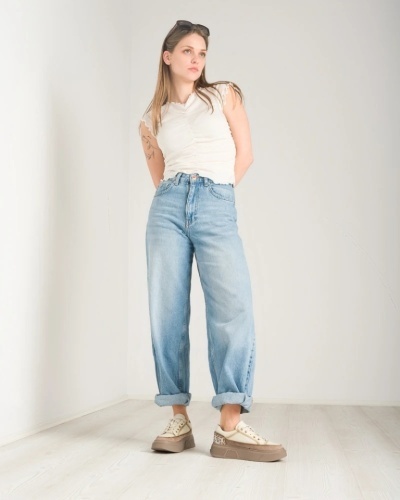 Bele ženske patike na debelom đonu, sa pertlanjem, slika 2