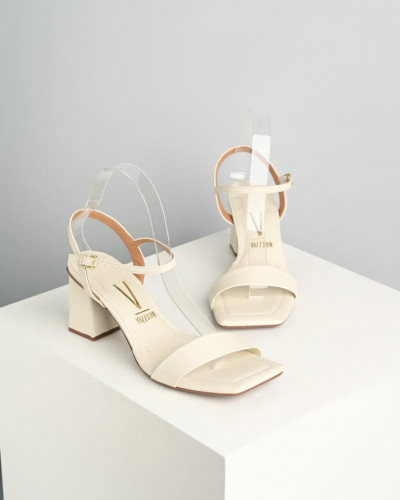 Bele Vizzano sandale sa blok petom, slika 3