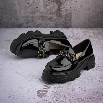 Ženske cipele na debelom đonu L752200 lak crne