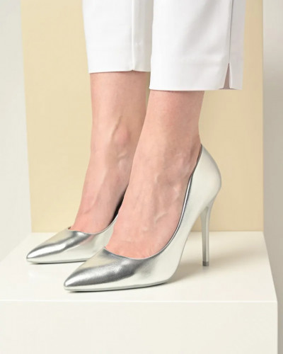 Cipele na visoku štiklu srebrne boje, slika 2
