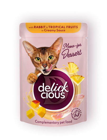 Flakes with rabbit and tropical fruits in creamy sauce