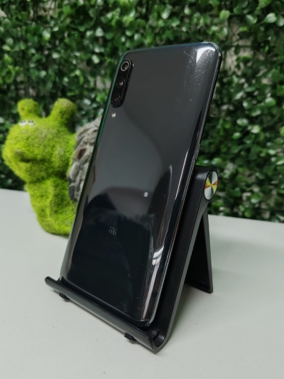 Xiaomi MI 9 128 GB Second-Hand - Img 2