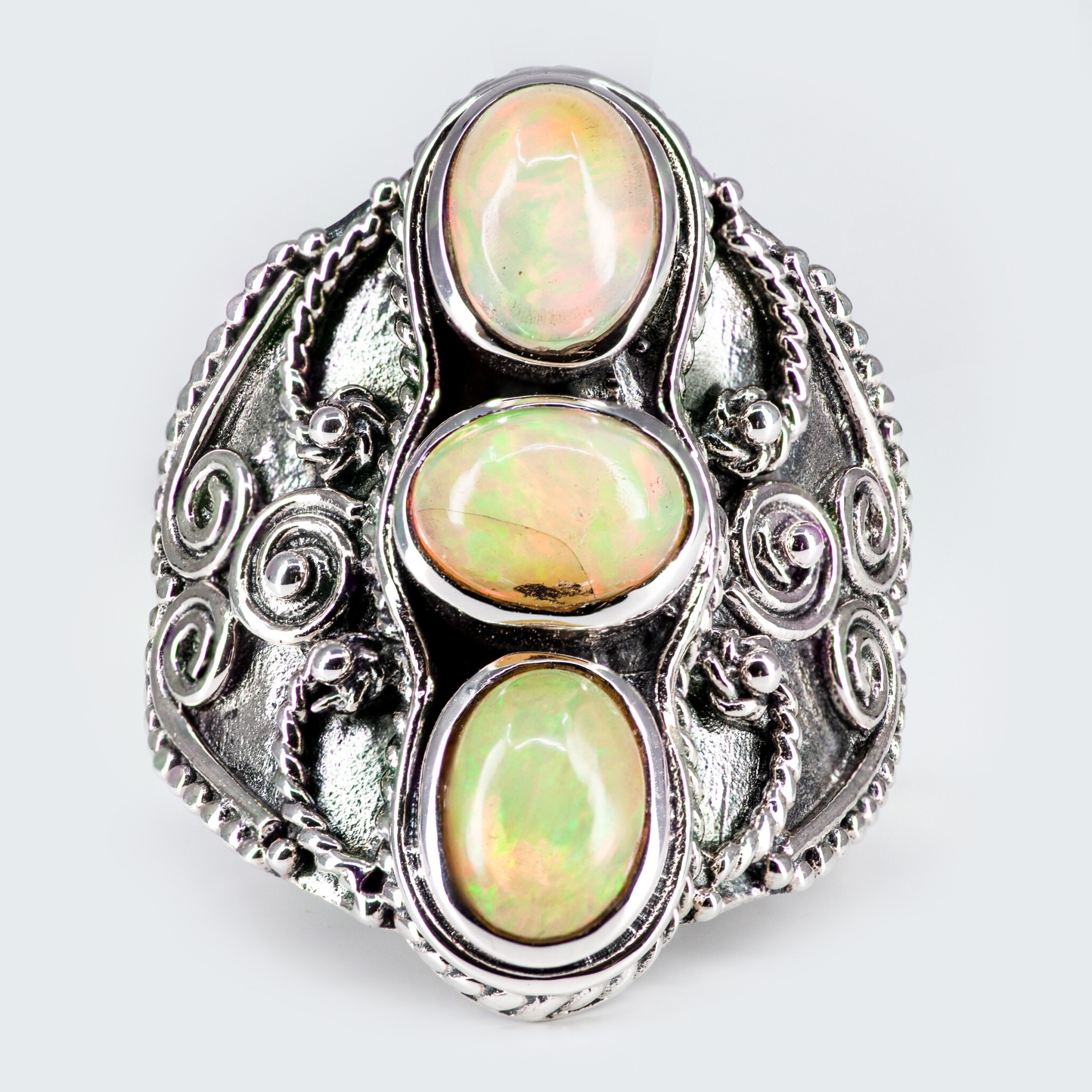 BIJUTERII OPAL