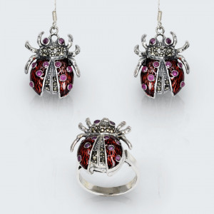 Set ladybug