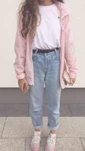 4.1. Tinute casual pentru 20-40 de ani - Mom jeans si adidasi