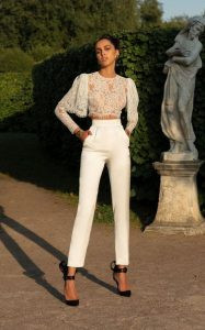 tinuta nunta pantaloni si bluza