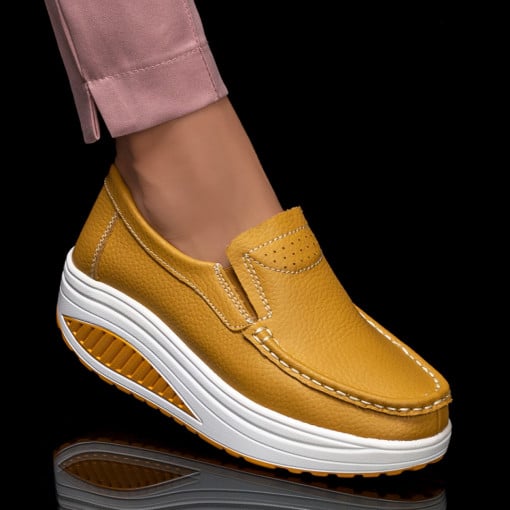 Pantofi clasici casual cu platforma, Pantofi casual dama galbeni cu platforma din Piele naturala si material elastic MDL03867 - modlet.ro