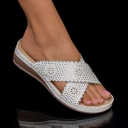 Papuci casual dama, Papuci dama albi cu platforma si pietre aplicate MDL05535 - modlet.ro