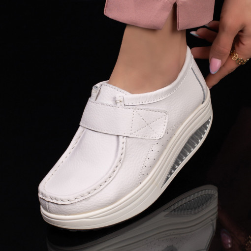 Pantofi casual cu platforma, Pantofi dama albi din Piele cu platforma si inchidere cu scai MDL03866 - modlet.ro