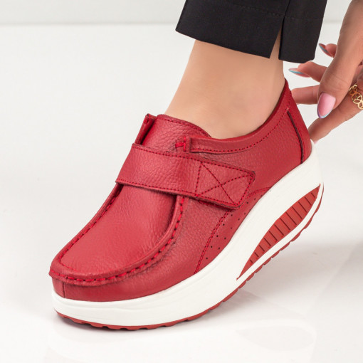 Pantofi clasici casual cu platforma, Pantofi dama rosii din Piele cu platforma si inchidere cu scai MDL03866 - modlet.ro
