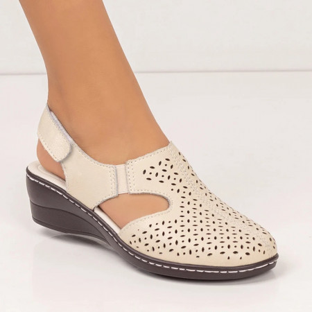 Sandale dama bej cu platforma si inchidere cu scai din Piele naturala MDL05427