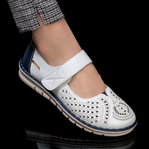 Pantofi casual clasici dama, Pantofi casual dama albi cu albastru perforati si inchidere cu scai MDL04128 - modlet.ro