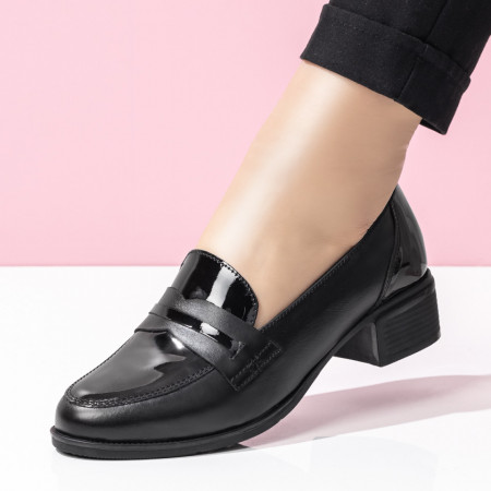 Reduceri  Pantofi casual, Pantofi casual dama negri cu aspect lacuit din Piele naturala MDL08306 - modlet.ro