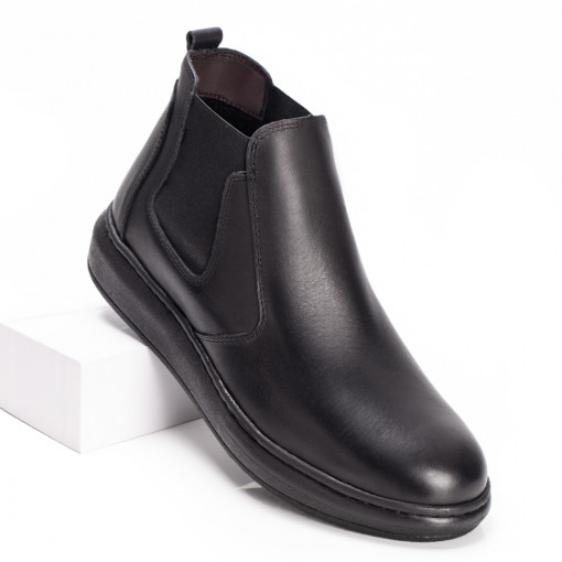 Ghete negre barbati din Piele naturala cu insertii de material elastic MDL07490