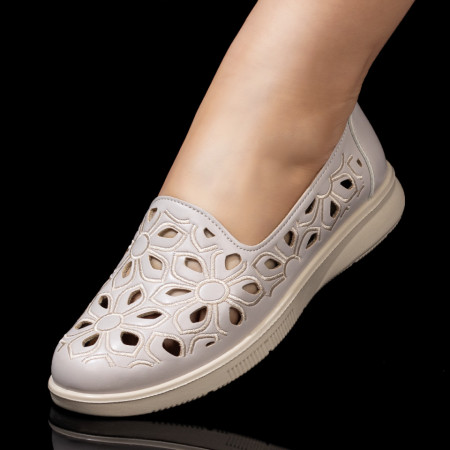 Reduceri  Pantofi casual, Pantofi dama casual perforati cu talpa joasa bej MDL08183 - modlet.ro
