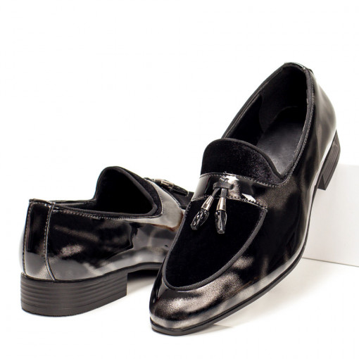 Incaltaminte barbati, Pantofi gri barbati eleganti cu aspect lacuit MDL05390 - modlet.ro