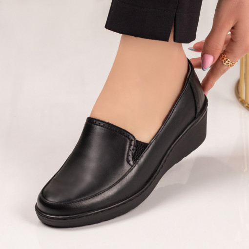Pantofi casual piele cu platforma, Pantofi negri casual cu platforma dama din Piele MDL03659 - modlet.ro