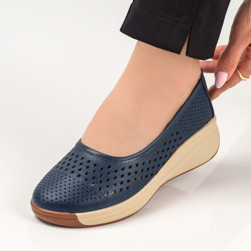 Pantofi casual piele cu platforma, Pantofi casual cu platforma dama albastri din Piele Naturala perforati MDL03550 - modlet.ro
