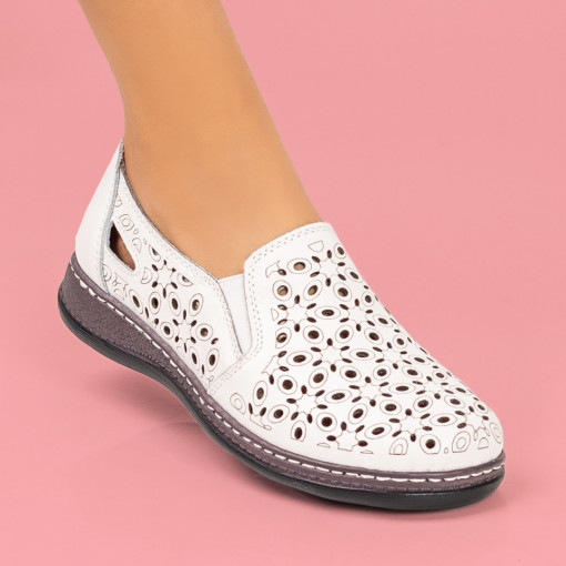 Pantofi casual clasici dama, Pantofi casual dama albi perforati din Piele MDL05430 - modlet.ro