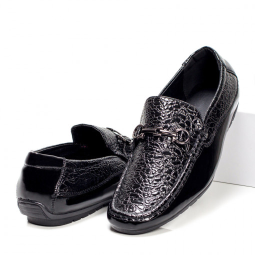 Mocasini negri barbati cu aspect lacuit MDL05392