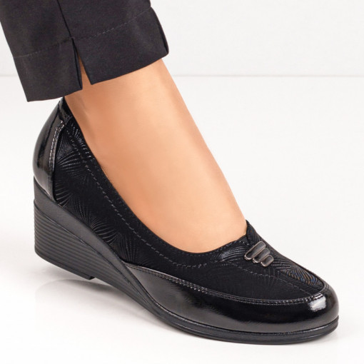 Pantofi casual cu platforma, Pantofi casual dama negri cu platforma si insertii de material elastic MDL06278 - modlet.ro
