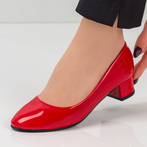 Pantofi cu toc mic dama, Pantofi cu toc dama rosii lacuiti MDL033866 - modlet.ro