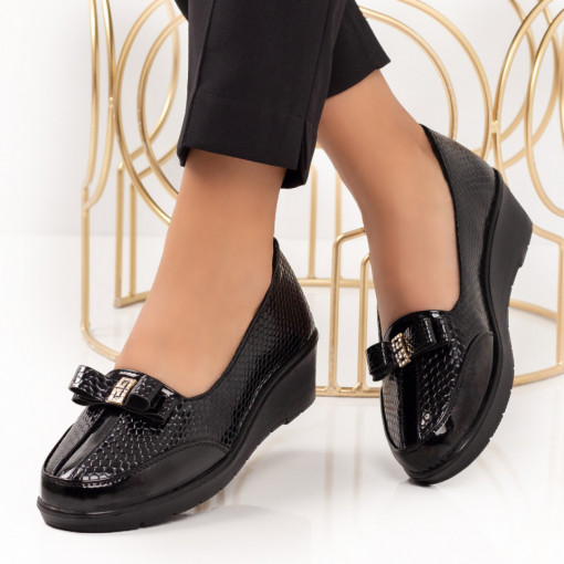 Pantofi casual cu platforma, Pantofi casual dama negri cu platforma MDL06061 - modlet.ro