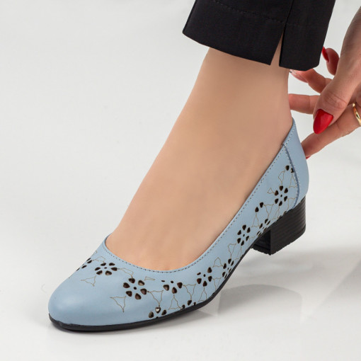 Pantofi clasici cu toc mic, Pantofi dama albastri casual perforati din Piele cu toc mic MDL04114 - modlet.ro