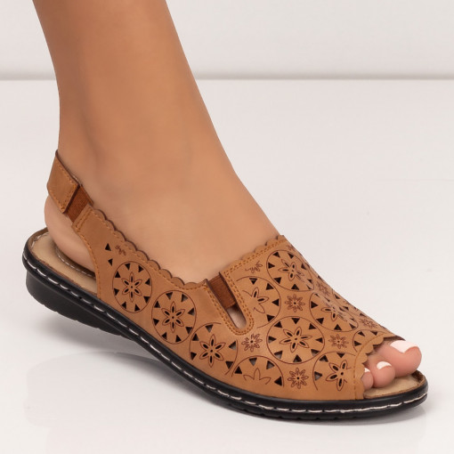 Sandale clasice cu talpa joasa, Sandale perforate dama maro cu talpa joasa MDL05227 - modlet.ro