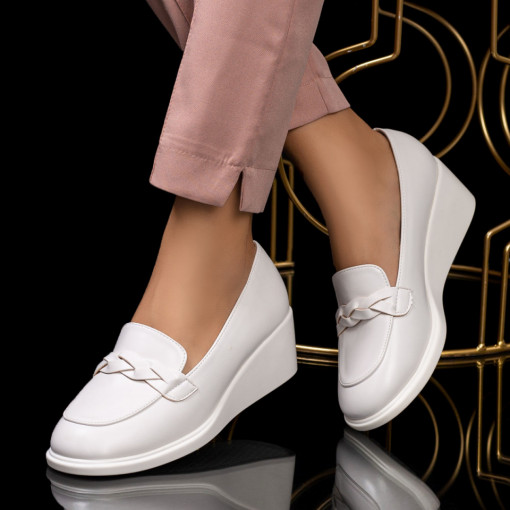 Pantofi casual cu platforma, Pantofi albi casual dama cu platforma si model impletit MDL06225 - modlet.ro