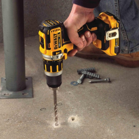 Masina de gaurit si insurubat DeWalt cu percutie cu 2 acumulatori DCD795D2 - Img 4