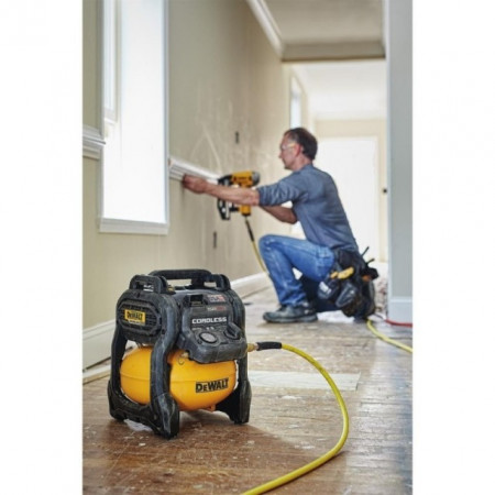 Compresor profesional motor fara perii 9.3bar DeWalt XR FlexVolt 54V DCC1054N - Img 3