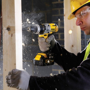 Masina de gaurit/insurubat DeWalt cu percutie XR 18V 4.0Ah - DCD985M2 - Img 3