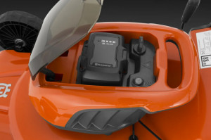 Masina de tuns Husqvarna LC 142iS cu acumulator și încărcător incluse - Img 3
