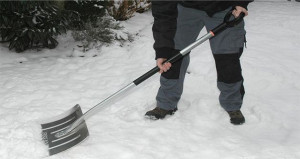 Impingator pentru zapada Fiskars Snow Light - Img 2