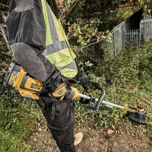 Trimmer DeWALT DCM561N cu acumulatori 18V 33cm - Img 3