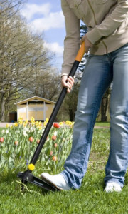 Dispozitiv pentru smuls buruieni Fiskars Junior - Img 2