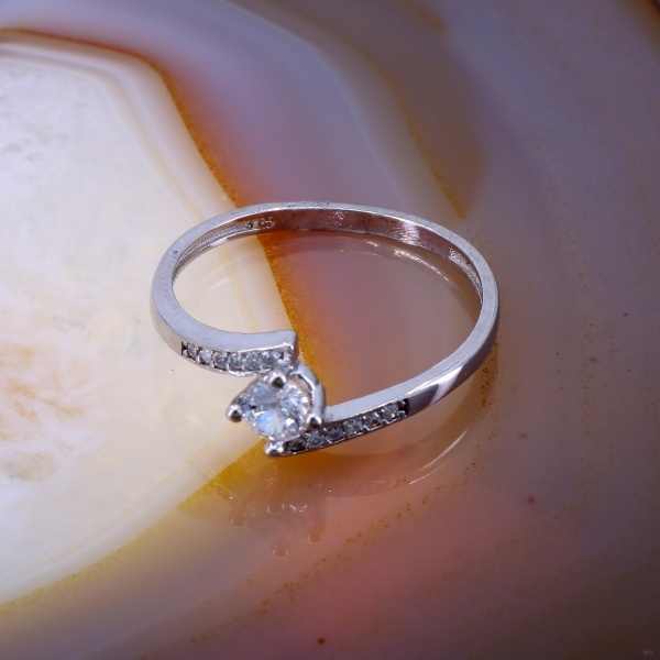 Inel Solitaire din Argint cu Cristale Zirconia Albe Transparente C3114