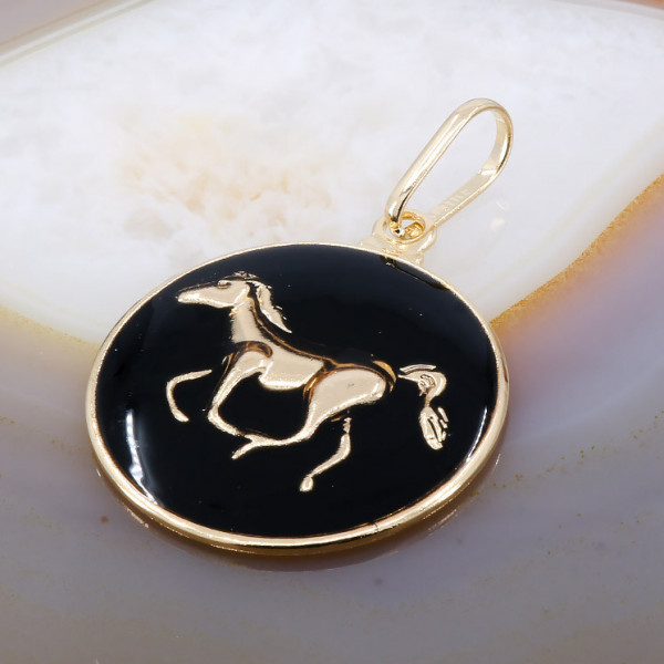 Pandantiv Placat cu Aur 18K model Cal Armasar forma Rotunda 519