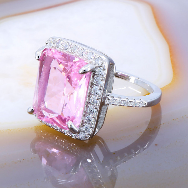 Inel din Argint 925 model cu Cristal Mare Zirconia Roz Multifatetat cod 2450