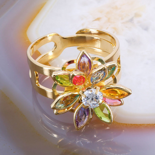 Inel Floare Zirconia Placat cu Aur Galben cu Petale Cristale Colorate i1445