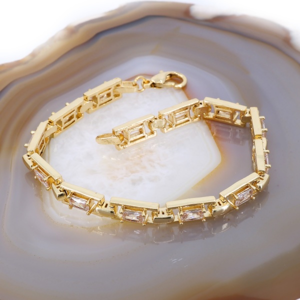Bratara placata cu aur Galben model Fantezie cu cristale Zircon c1560