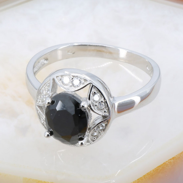 Inel de Argint model Piatra Ovala Neagra tip Onix si Cristale CZ 2231