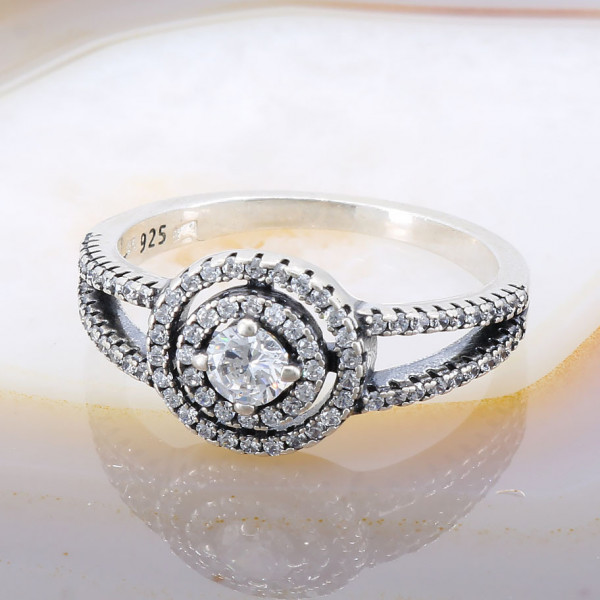 Inel din Argint 925 Presarat cu cristale Zirconia Albe Clare cod 2471