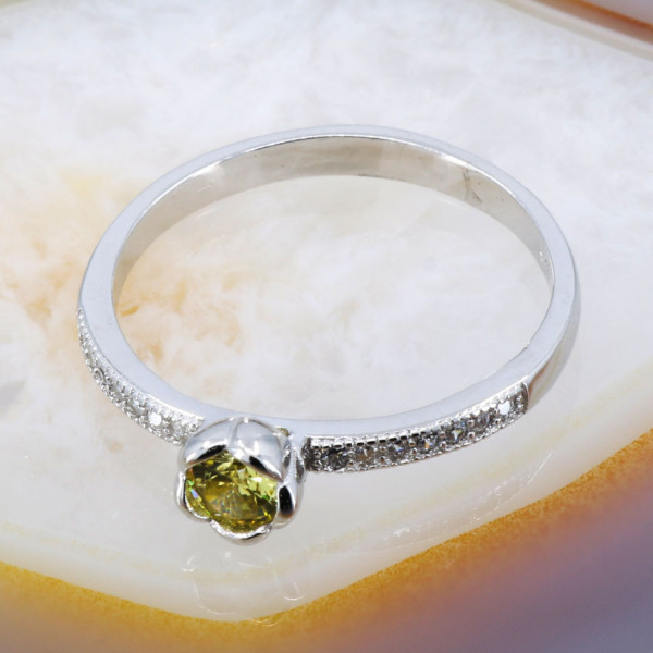 Inel model Solitaire din Argint cu Piatra Verde si Cristale ZIrconia 2221