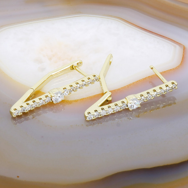 Cercei cu aspect modern si  Cristale Zirconia cod 3202