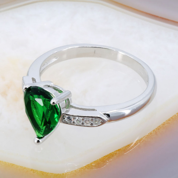 Inel model Lacrima de Argint 925 cu Piatra Verde si Cristale Albe 2223